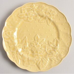 Ingrid Yellow
by BORDALLO PINHEIRO Yellow Floral Embossed Salad Plate Rare